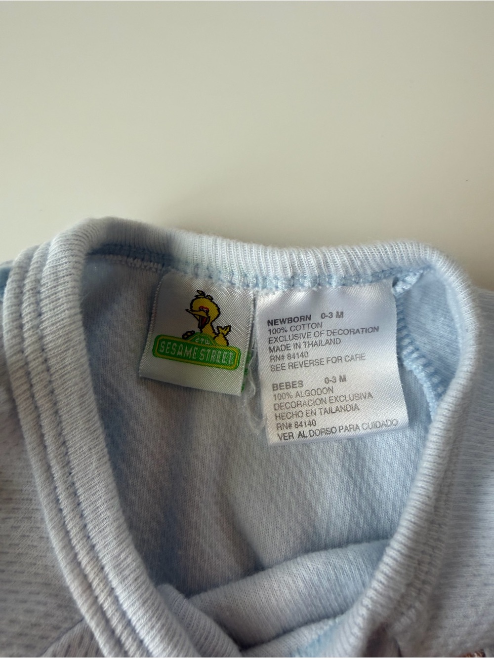 Vintage 90s Sesame Street Light Blue Newborn Cotton Peek-A-Boo Top Size 0-3M - Picture 3 of 6